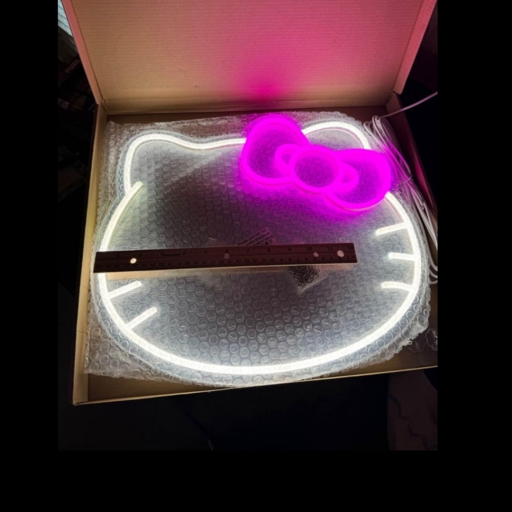 New Hello Kitty Led lighted mirror 15"